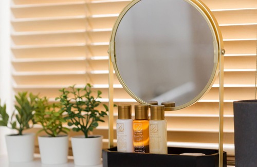 Sheldon Apartment | Greenvale Apartment - Sleeps 4 + Breakfast Hamper