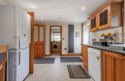 Littledean House | Greenways Cottage - Three Bedroom House, Sleeps 5