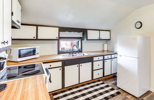 New Haven  Huron County Apartment | Greenwich Countryside Apartment w/Shared Yard