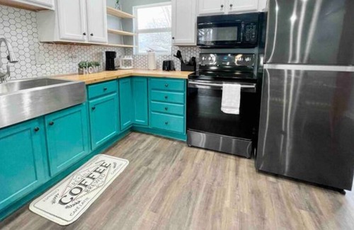 New Whiteland House | Greenwood/Franklin, Newly Remodeled 3 Bedroom Home