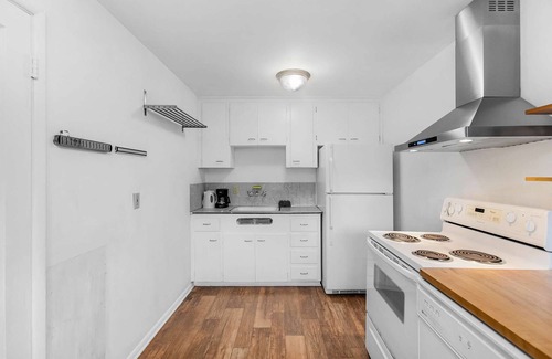 Phinney Ridge House | Greenwood's Wildflower Glow | Walk Score 81