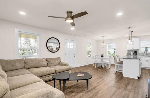 Greer House | Greer Urban Retreat 3-bedroom house near DT Greer!
