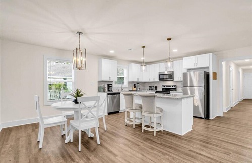 Greer House | Greer Urban Retreat 3-bedroom house near DT Greer!