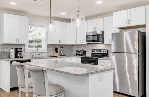 Greer House | Greer Urban Retreat 3-bedroom house near DT Greer!