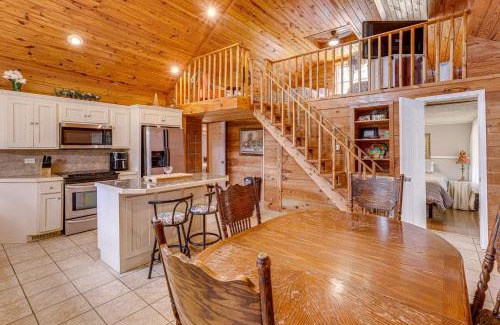 Higden House | Greers Ferry Home with Fire Pit Near Shiloh Marina!