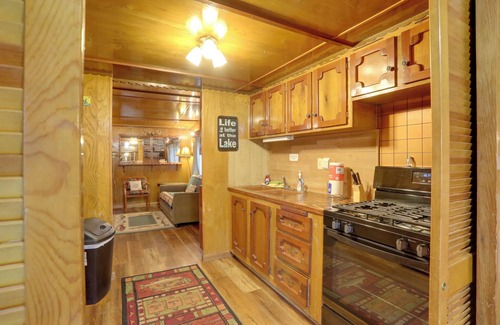Greers Ferry Cabin | Greers Ferry Lake Escape: Cabin w/Pool Access