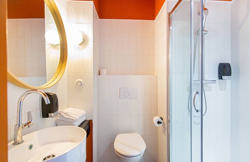 Salon-de-Provence Hotel | Greet Hotel Salon De Provence
