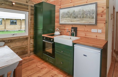 Winscombe Cottage | GRENADIER, pet friendly, with a garden in Sandford, Somerset