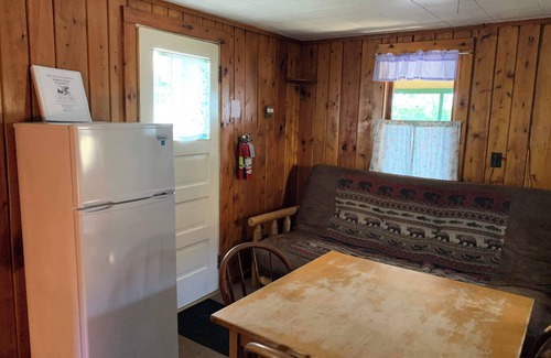 Woodruff Cabin | Gresham Shores - Lil' Sunfish - PET FRIENDLY
