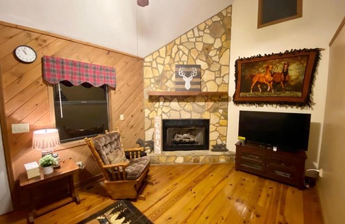 Blairsville House | Gretel at Alpine Cabins - Peaceful, Private, Perfect