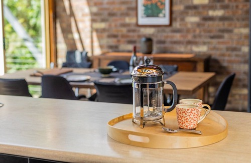 Woodford House | Grey Gum Lodge - Two Bedroom House, Sleeps 4