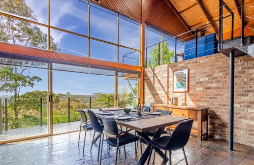 Woodford House | Grey Gum Lodge - Two Bedroom House, Sleeps 4