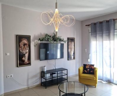 Prinos Apartment | Grey House