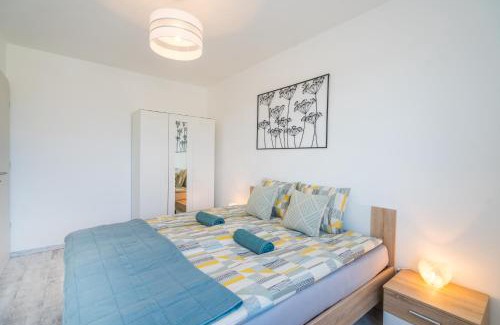 Siofok-Szabadifurdo Apartment | Grey Lights Garden Apartment