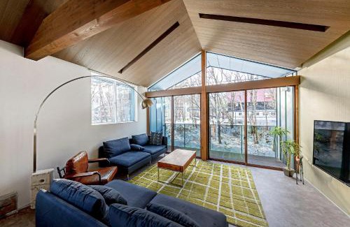 Echo Land Ski Chalet | Grey Wolf Chalet by Hakuba White Fox Company