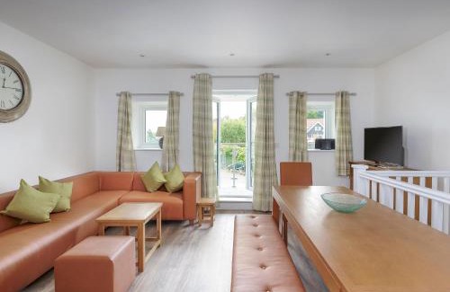 Wroxham House | Greylag Goose - Ukc2110