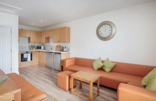 Wroxham House | Greylag Goose - Ukc2110
