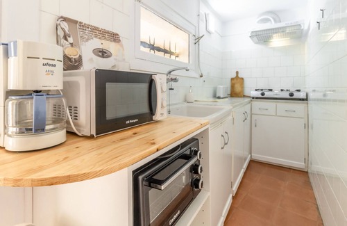 Llanca Apartment | Grifeu 15 - Small apartment with patio