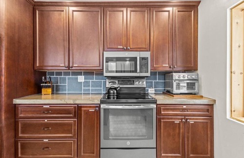 Stowe Area Ski Chalet | Griffin Country Lodge, Chalet 6 ~ a mile to Stowe Resort