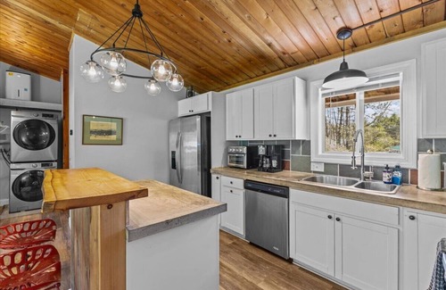 Stowe Area Ski Chalet | Griffin Country Lodge, Chalet 3 ~ a mile to Stowe Resort