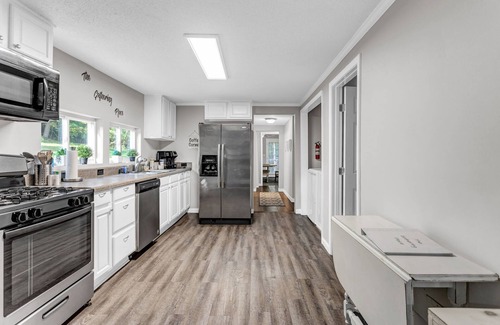 Acworth House | Grill & Chill Retreat | Pets OK + Weekday Discount