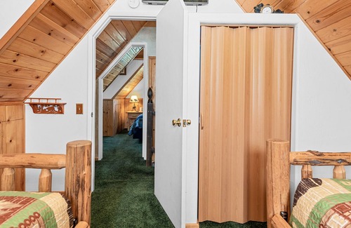 Big Bear City Cottage | Grimm's Hidden Cabin - Secluded Hideaway With A Large Fenced Yard Giving The Feeling Of Privacy! 2 Bedroom Cottage