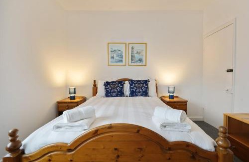 Grimsby House | Grimsby City Centre stay