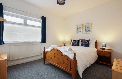 Grimsby House | Grimsby City Centre stay
