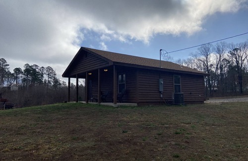 Mount Ida Cabin | Grizzly Cabin. Roku TV & Star Gazing. No Pets are allowed
