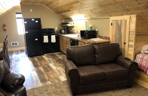 Island Park Cabin | Grizzly Loft Amazing Views 25 min to Yellowstone Loft