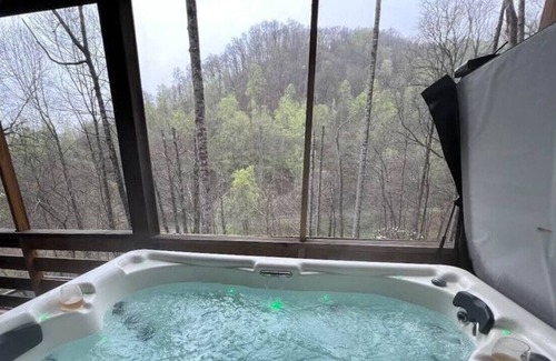 Sylva House | Grizzly Ridge Retreat