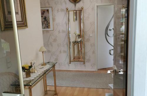 Olsberg Apartment | Große Ferienwohnung in ruhiger Lage mit Bergpanorama