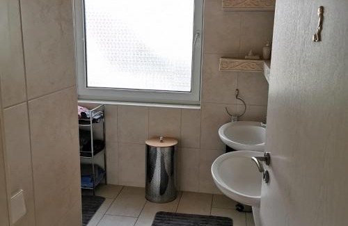 Olsberg Apartment | Große Ferienwohnung in ruhiger Lage mit Bergpanorama