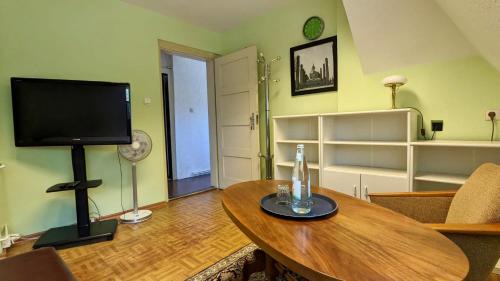 Cottbus Apartment | Große Ferienwohnung mit Loggia und Garten in Cottbus (direkt am Klinikum)