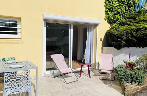 Clohars-Carnoet Apartment | Große Renovierte 2-zimmerwohnung mit Terrasse, 200m vom Strand Entfernt