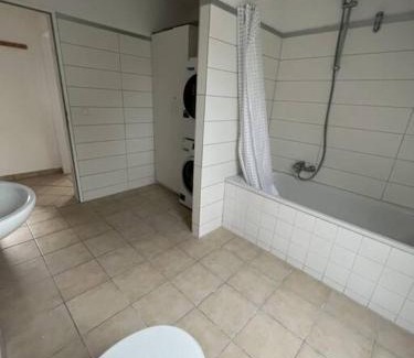 Moenchengladbach Apartment | Große Unterkunft für bis zu 5 Personen MG32