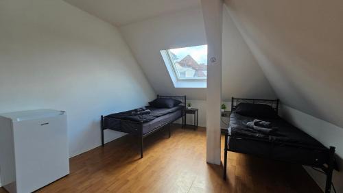 Loehne Apartment | Große vollausgestattete 5-Zimmer Wohnung mit Parkplatz Nähe der Autobahnen A2 und A30