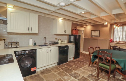 Hallington Cottage | GROOMS COTTAGE, pet friendly, with open fire in Morpeth