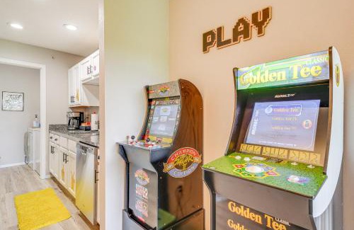 Branson Apartment | Groovy Games Getaway - 5 Mi to Branson Strip