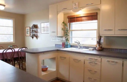 South Perry District House | Groovy Perry District/South Hill Mid-Century Home