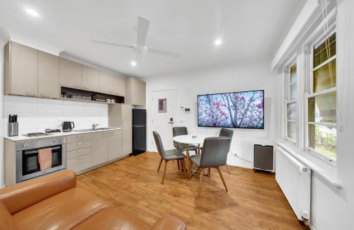 Richmond North Apartment | Grosvenor 3121 Richmond