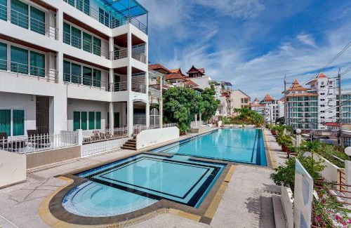Pratumnak Hill Apartment | Grosvenor House - On the Phra Tamnak Hill