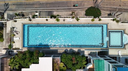 Pratumnak Hill Apartment | Grosvenor House - On the Phra Tamnak Hill