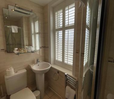 Christchurch Bed & Breakfast | Grosvenor Lodge Guest House