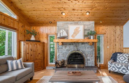 Tobermory House | Grotto Escape Unwind At Cameron Lakehouse