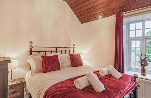 Cerrig-y-Druidion House | Groudd Hall