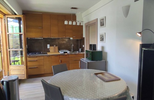Champagny-en-Vanoise Apartment | Ground floor apartment 55 m2 + garden in chalet, near resort center, quiet location