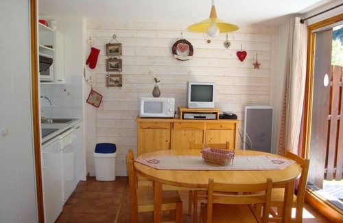Pralognan-la-Vanoise Apartment | Ground floor, balcony, parking, tv, ski locker, 30m², Pralognan-la-Vanoise