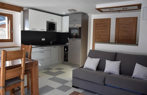 Pralognan-la-Vanoise Apartment | Ground floor, terrace, parking, tv, 32m², Pralognan-la-Vanoise