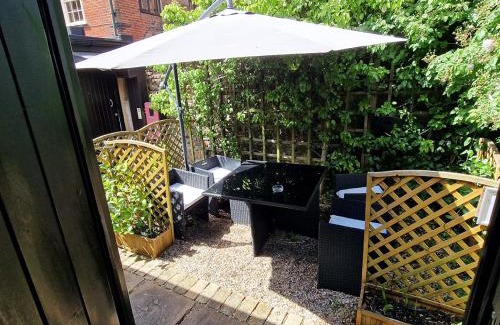 Norwich Apartment | Ground-floor 2-br 2-shower Room, Patio & Parking
